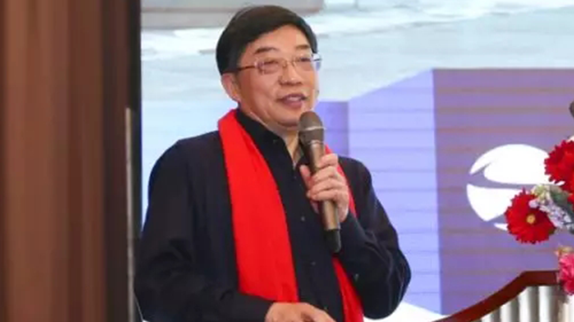 李泽仁